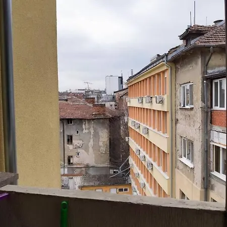 Cental And Quiet Penthouse With Jacuzzi * София