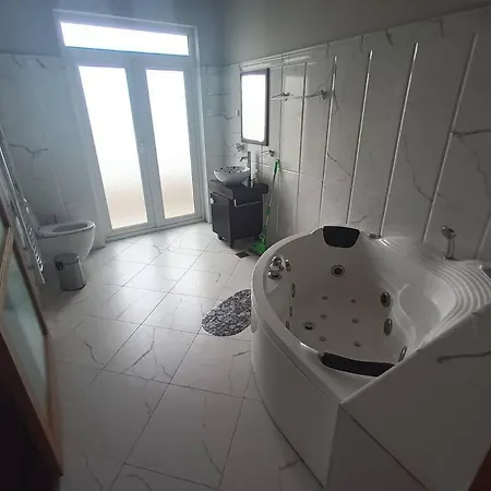 Apartment Cental And Quiet Penthouse With Jacuzzi Sofia